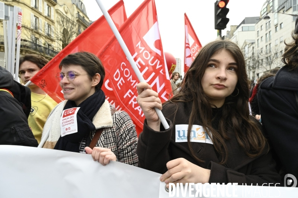 Les jeunes à la manifestation contre la reforme des retraites, paris