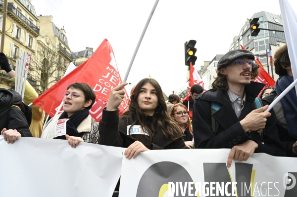 Les jeunes à la manifestation contre la reforme des retraites, paris