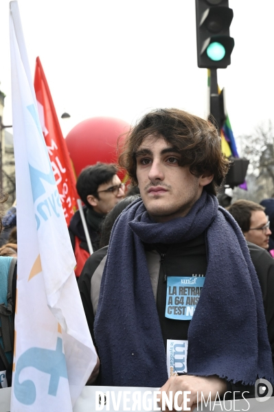 Les jeunes à la manifestation contre la reforme des retraites, paris