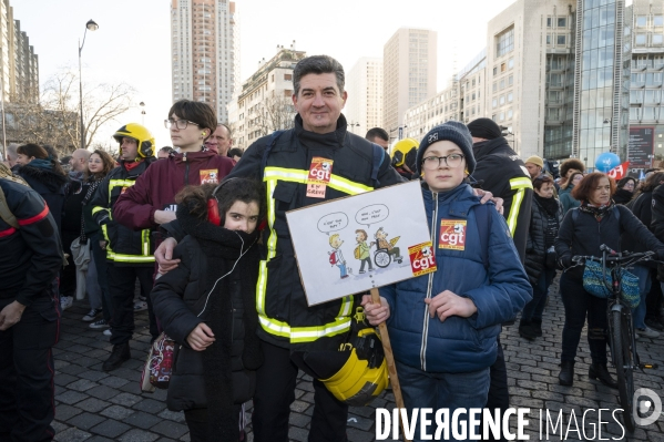 Les jeunes à la manifestation contre la reforme des retraites, paris