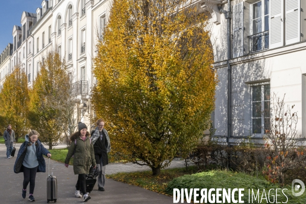 La ville nouvelle de Serris (Seine-et-Marne), accessible depuis Paris par le RER Val d Europe, et à deux pas de Disney Paris, championne de la location de meublés touristiques.