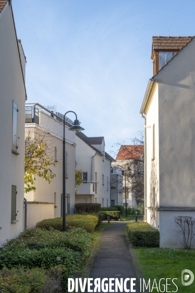 La ville nouvelle de Serris (Seine-et-Marne), accessible depuis Paris par le RER Val d Europe, et à deux pas de Disney Paris, championne de la location de meublés touristiques.