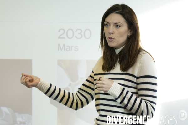 Barbara BELVISI reçoit Jean-Noël BARROT au siège de sa startup Interstellar Lab.