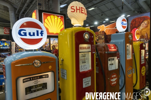 Les voitures des années 60 au salon rétromobile 2023