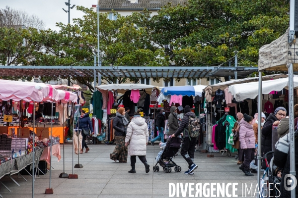 Le marché de Saint-Denis - Illustration