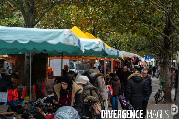 Le marché de Saint-Denis - Illustration