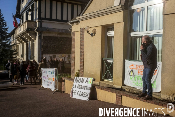 Contre la fermeture de classes dans l Eure