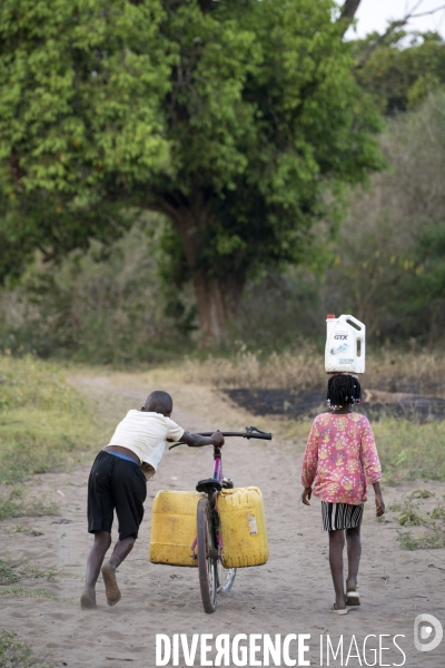 Jelusio gamin de la brousse Mozambicaine