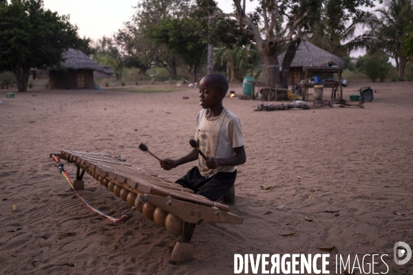 Jelusio gamin de la brousse Mozambicaine