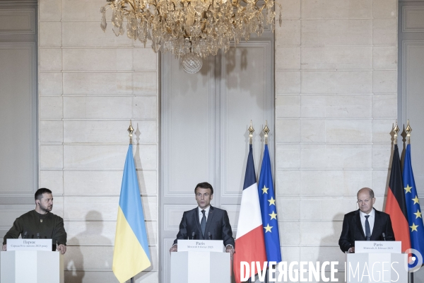 Emmanuel Macron reçoit Volodymyr Zelensky et Olaf Scholz