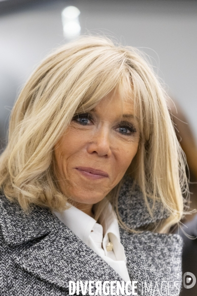 Brigitte MACRON rend visite à l association e-Enfance