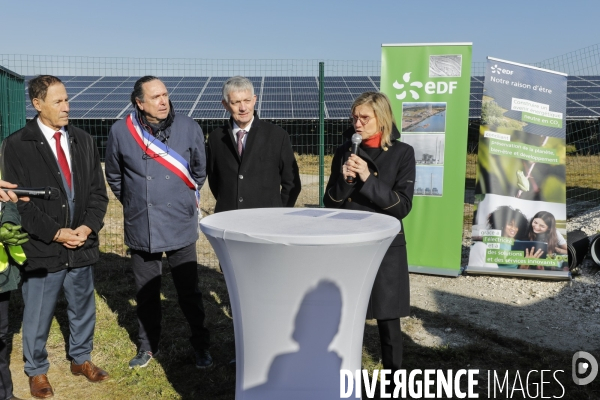 Ministre de la Transition énergétique, Agnès Pannier-Runacher visite une centrale photovoltaïque