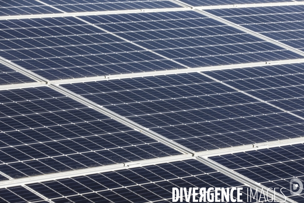Ministre de la Transition énergétique, Agnès Pannier-Runacher visite une centrale photovoltaïque