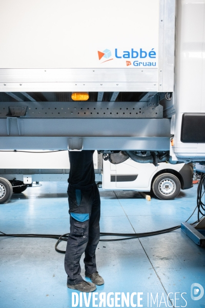 Apprentissage en carrosserie industrielle chez les compagnons du devoir et du tour de france