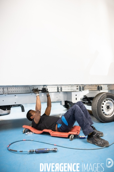 Apprentissage en carrosserie industrielle chez les compagnons du devoir et du tour de france