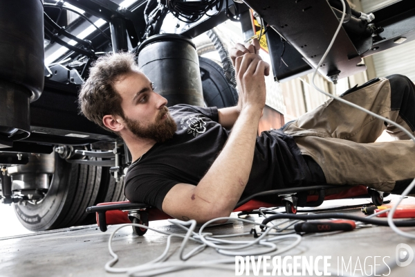 Apprentissage en carrosserie industrielle chez les compagnons du devoir et du tour de france