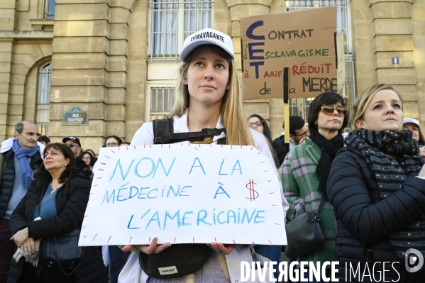 Manifestation des médecins contre la loi RIST, et pour demander une augmentation du prix de la consultation . Demonstration of doctors in Paris.