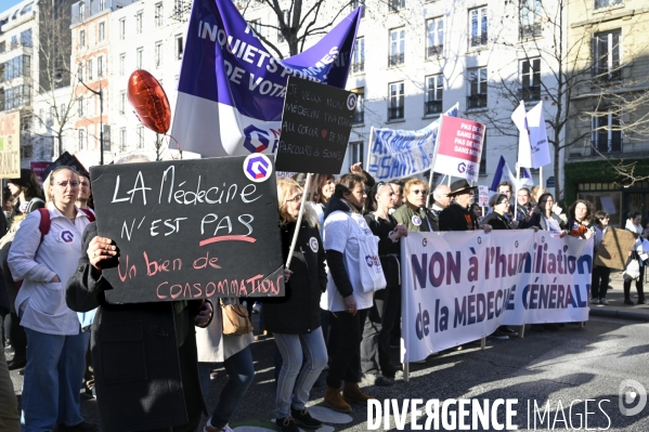 Manifestation des médecins contre la loi RIST, et pour demander une augmentation du prix de la consultation . Demonstration of doctors in Paris.