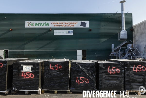 ENVIE 2E est une usine de recyclage de panneaux solaires photovoltaïques