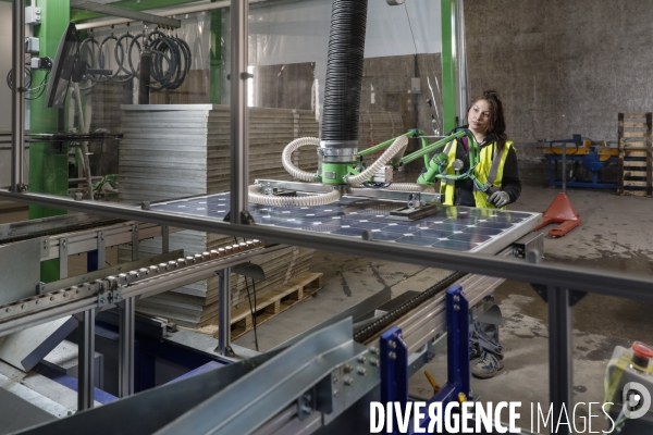 ENVIE 2E est une usine de recyclage de panneaux solaires photovoltaïques