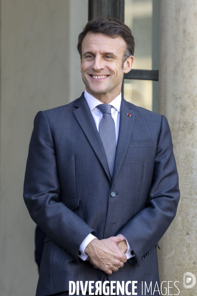 Emmanuel MACRON reçoit Mohamed BAZOUM