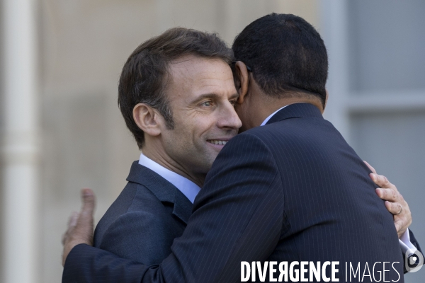 Emmanuel MACRON reçoit Mohamed BAZOUM