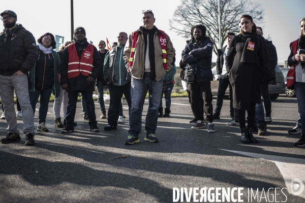 Première grève des salariés de l enseigne Truffaut