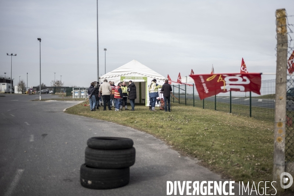 Piquet de grève devant la société Storengy