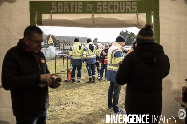 Piquet de grève devant la société Storengy