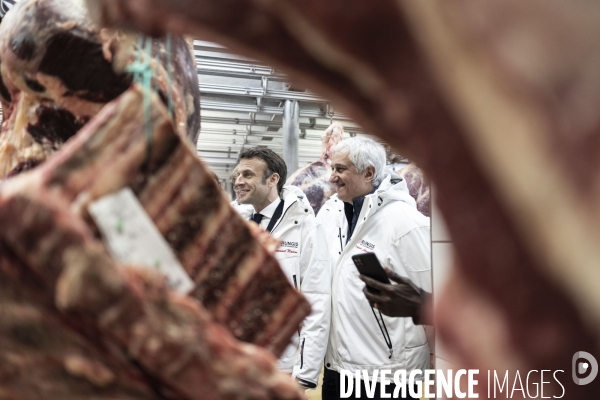 Emmanuel Macron visite le marché de Rungis.