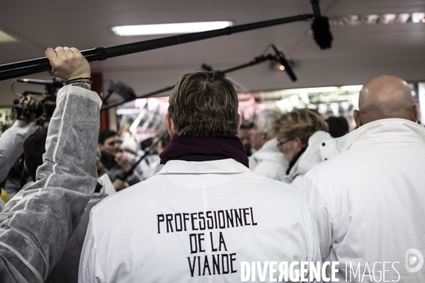 Emmanuel Macron visite le marché de Rungis.