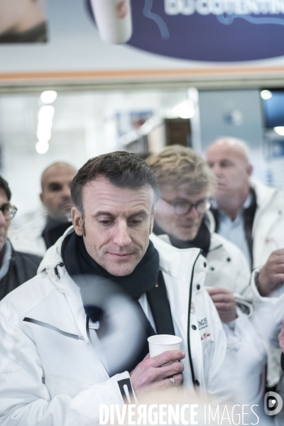 Emmanuel Macron visite le marché de Rungis.