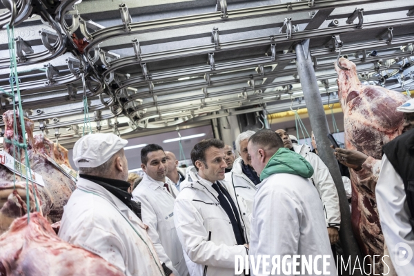 Emmanuel Macron visite le marché de Rungis.