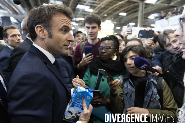 Emmanuel MACRON visite le Salon de l Agriculture