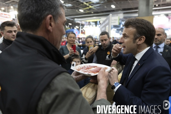 Emmanuel MACRON visite le Salon de l Agriculture