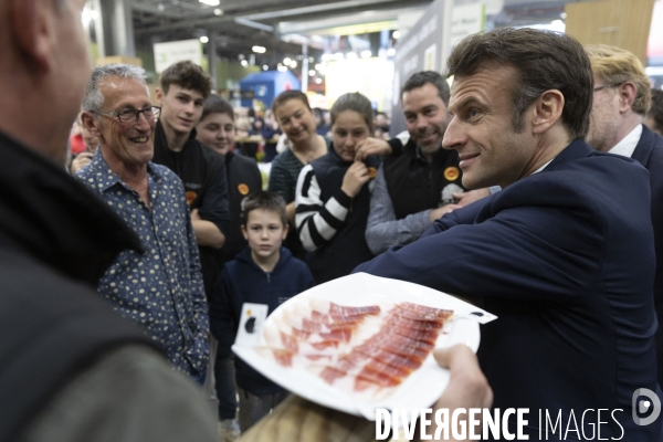 Emmanuel MACRON visite le Salon de l Agriculture