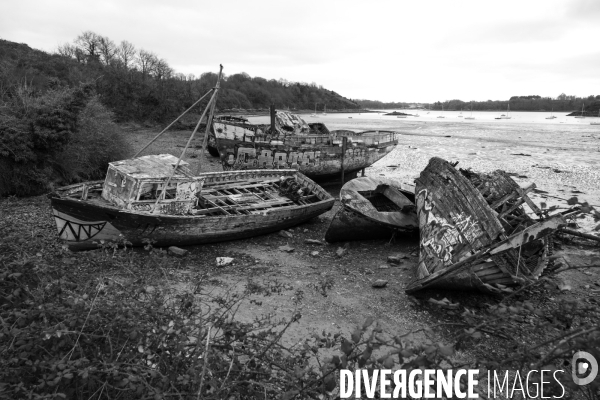 Cimetière de bâteaux sur La Rance