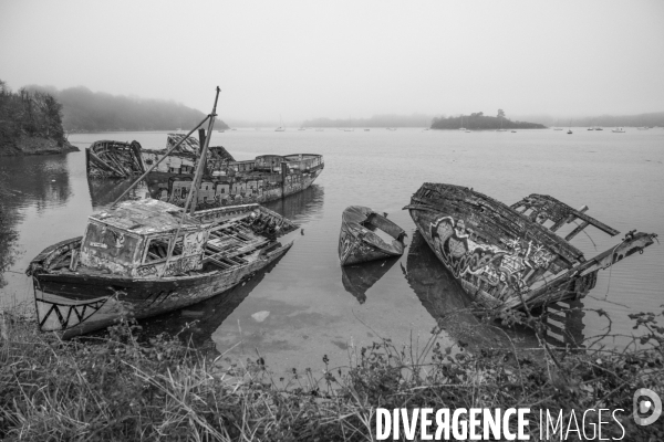 Cimetière de bâteaux sur La Rance