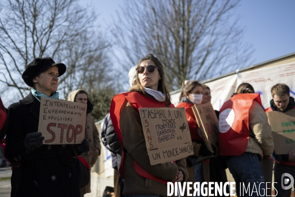 La Cimade - Manifestation devant le CRA du Mesnil-Amelot