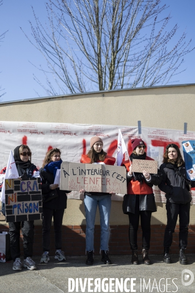 La Cimade - Manifestation devant le CRA du Mesnil-Amelot