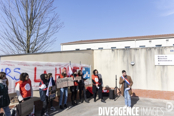 La Cimade - Manifestation devant le CRA du Mesnil-Amelot