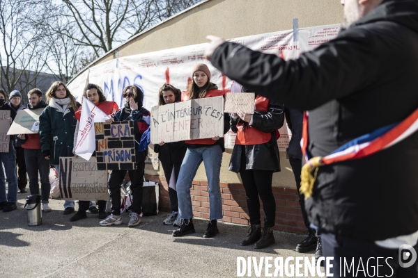 La Cimade - Manifestation devant le CRA du Mesnil-Amelot