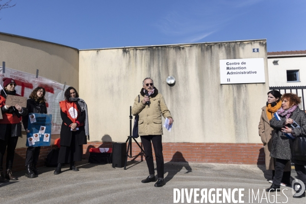 La Cimade - Manifestation devant le CRA du Mesnil-Amelot