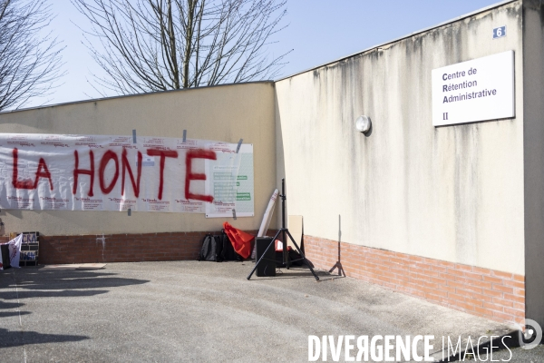 La Cimade - Manifestation devant le CRA du Mesnil-Amelot