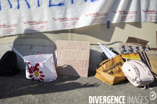La Cimade - Manifestation devant le CRA du Mesnil-Amelot