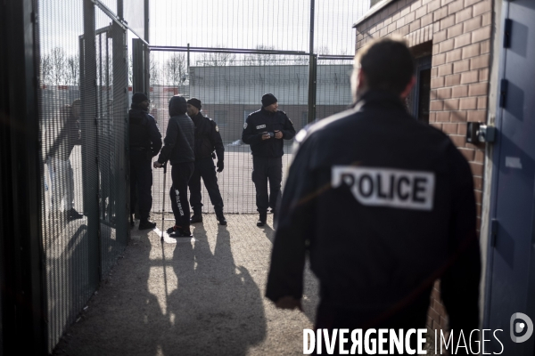 Centre de Rétention Administrative du Mesnil-Amelot.