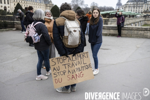 Rassemblement  Stop à la mort au travail 