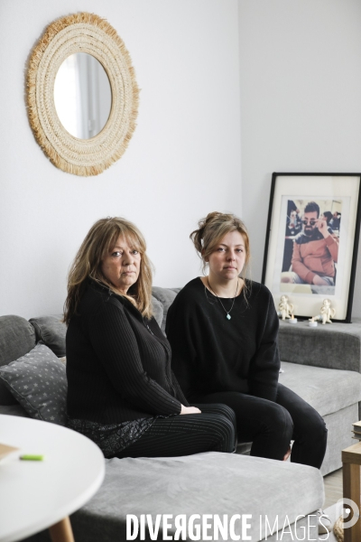 Véronique VOISIN la maman et Sarah JAUBERT la soeur de Steven JAUBERT qui est mort d un accident du travail