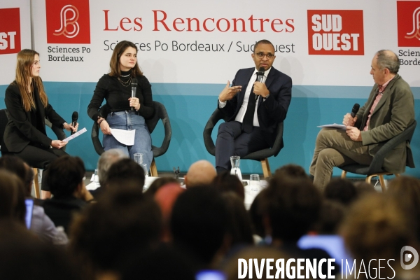 Pap NDIAYE, le Ministre de l éducation Nationale et de la Jeunesse en visite dans l académie de Bordeaux.