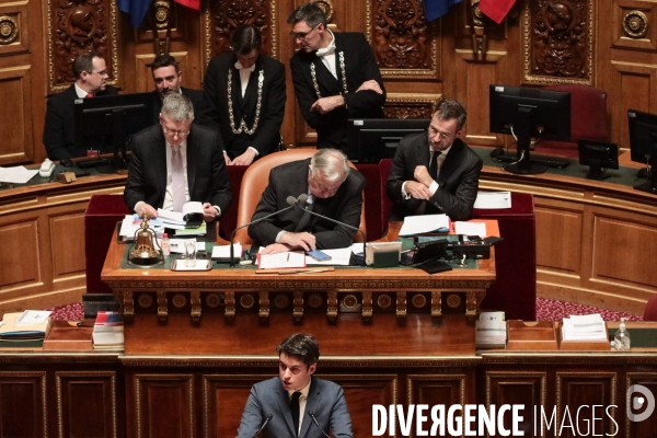 Une journee au senat